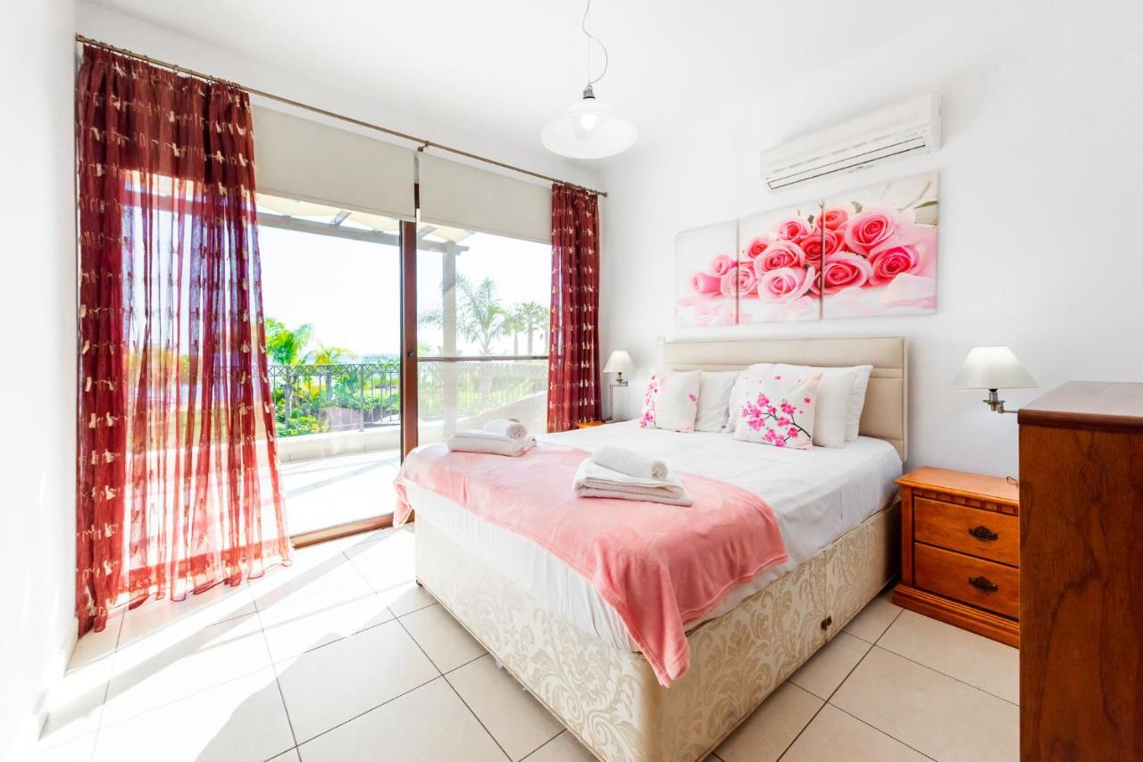 Sea Front Oceanus H2 By Ezoria Villas Айя Напа Екстериор снимка