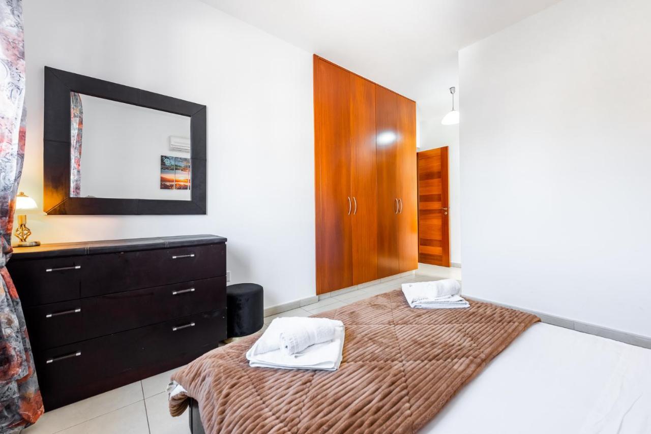 Sea Front Oceanus H2 By Ezoria Villas Айя Напа Екстериор снимка